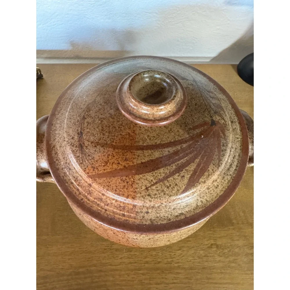 Vintage Handmade Studio‎ Pottery Casserole Dish with Lid Bamboo Leaf SIGNED
